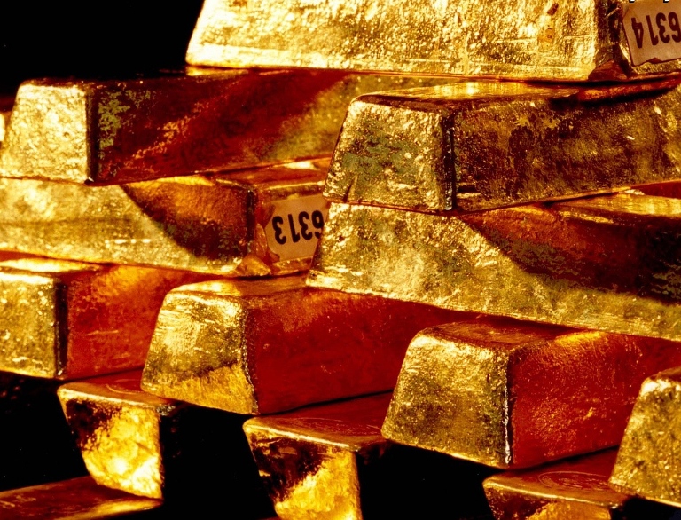 Золото дорожает на снижении курса доллара к мировым валютам и росте спроса в Индии